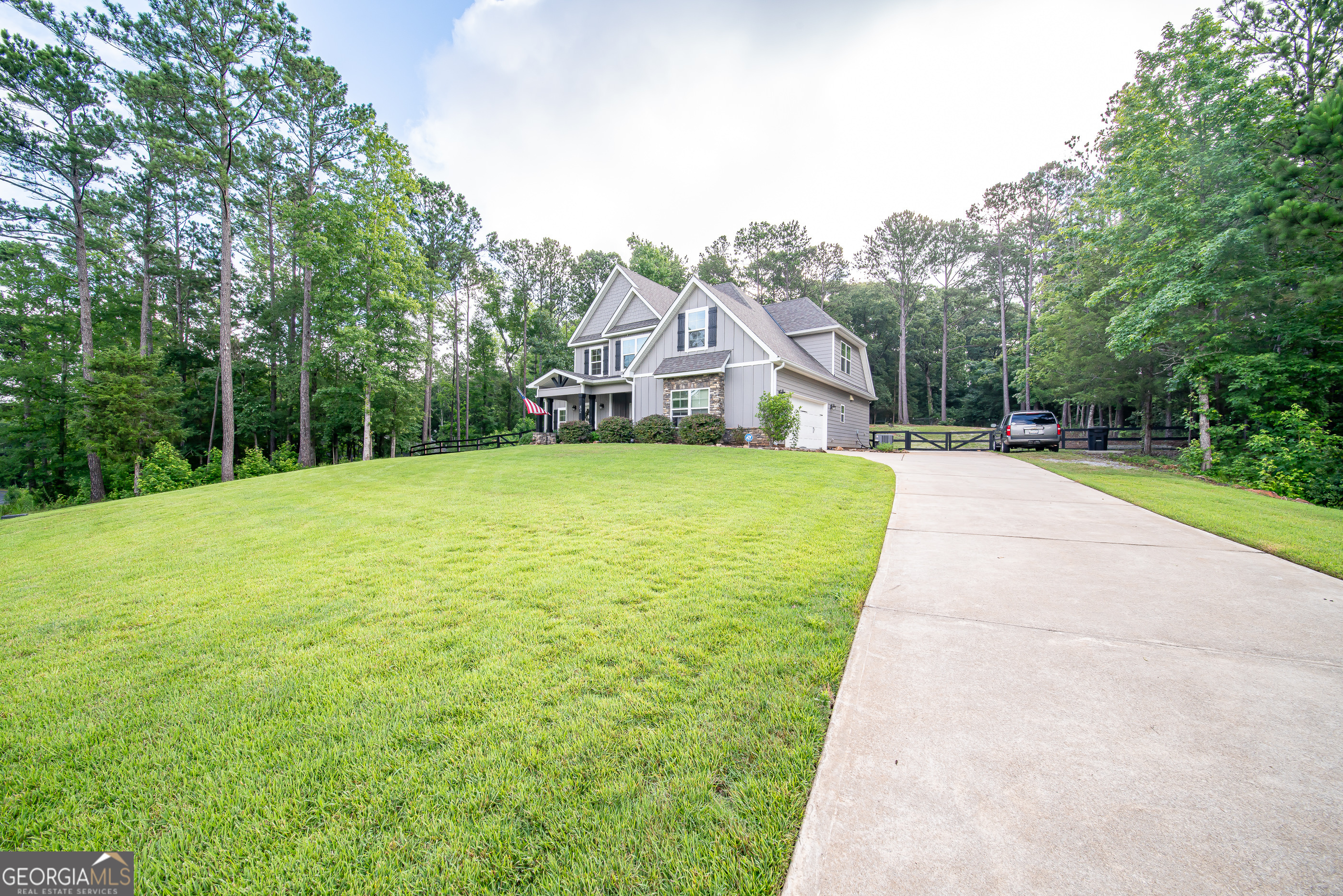 82 Rolling Meadows WAY