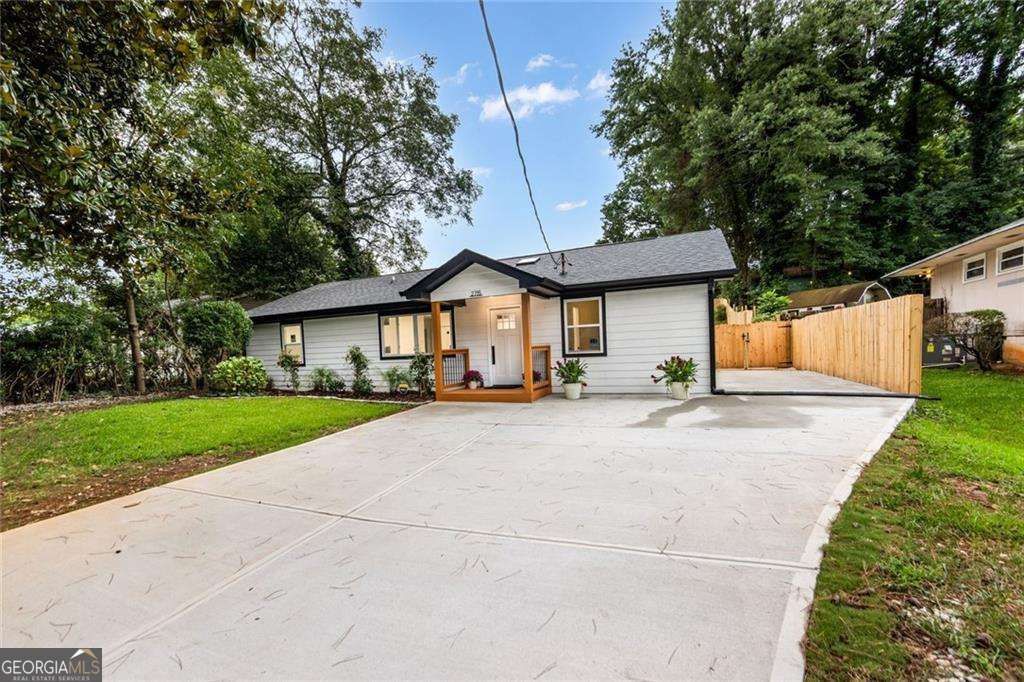 Photo of 2715 Ellen Way, Decatur, GA 30032 (MLS # 10667493)