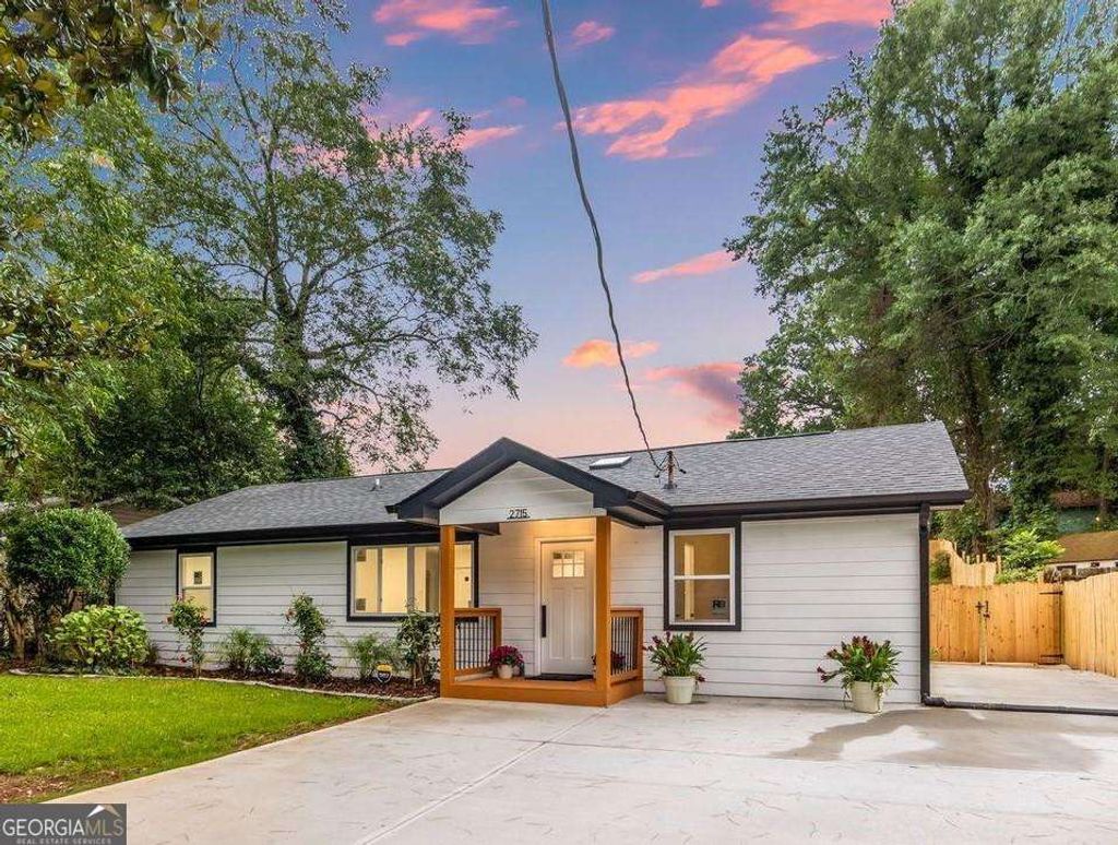 Photo of 2715 Ellen Way, Decatur, GA 30032 (MLS # 10667493)