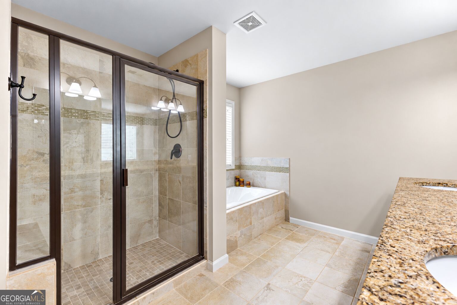 7 Camden CIR