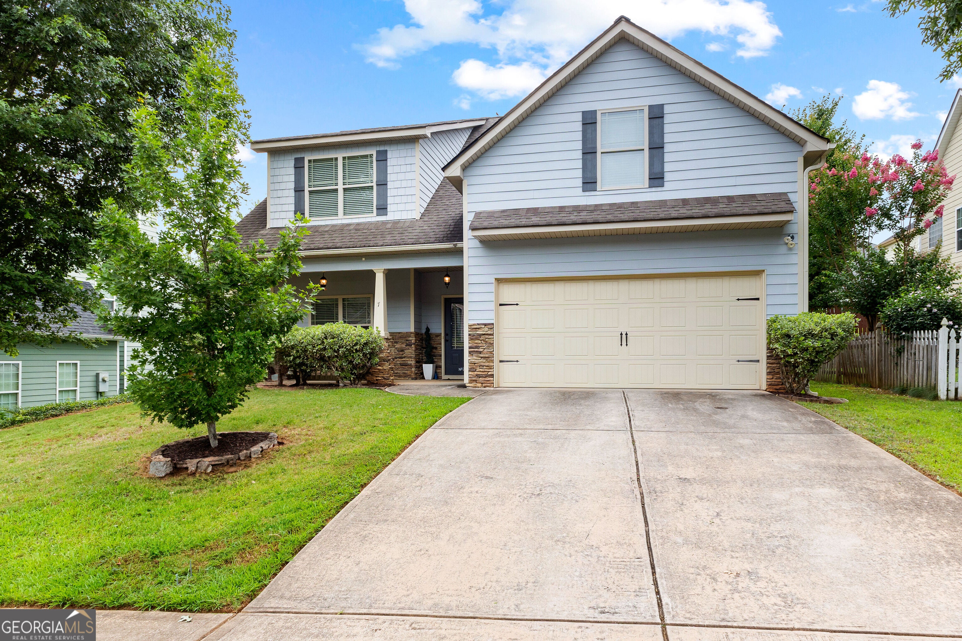 7 Camden CIR
