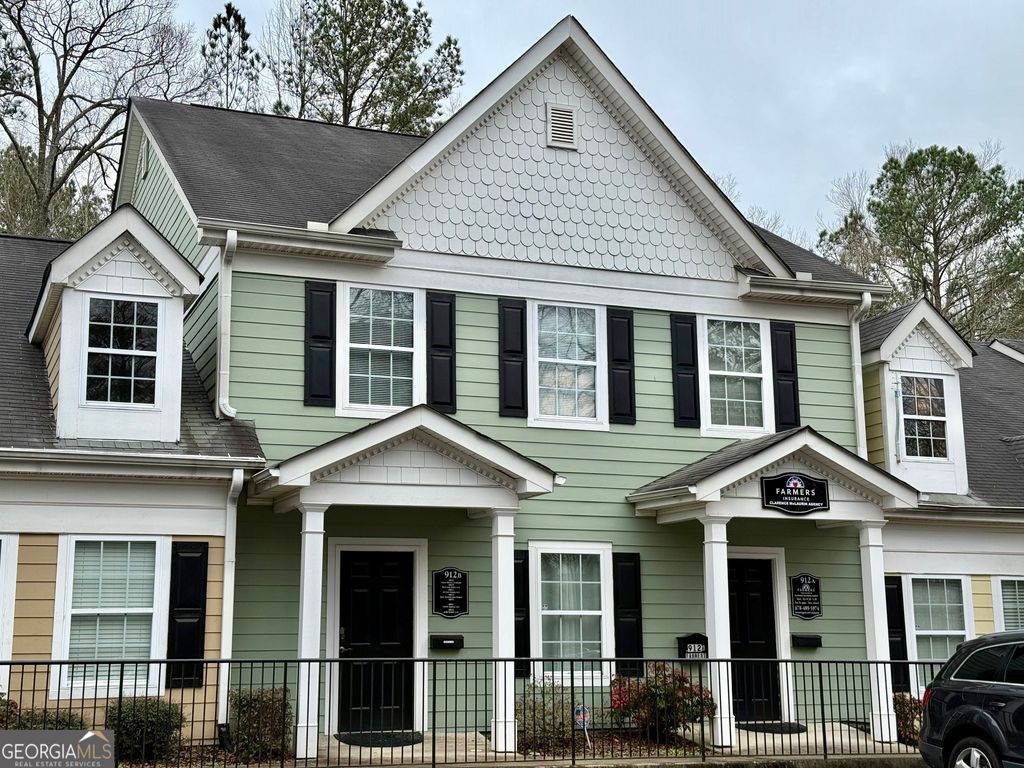 Photo of 500 W Lanier Avenue, Fayetteville, GA 30214 (MLS # 10700013)
