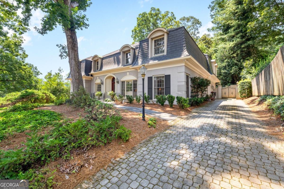 885 Glenwood DR