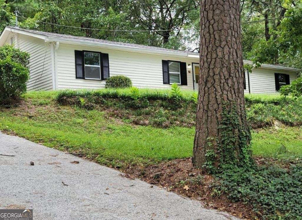 Photo of 2888 NW Parrott Avenue #A, Atlanta, GA 30318 (MLS # 10652007)