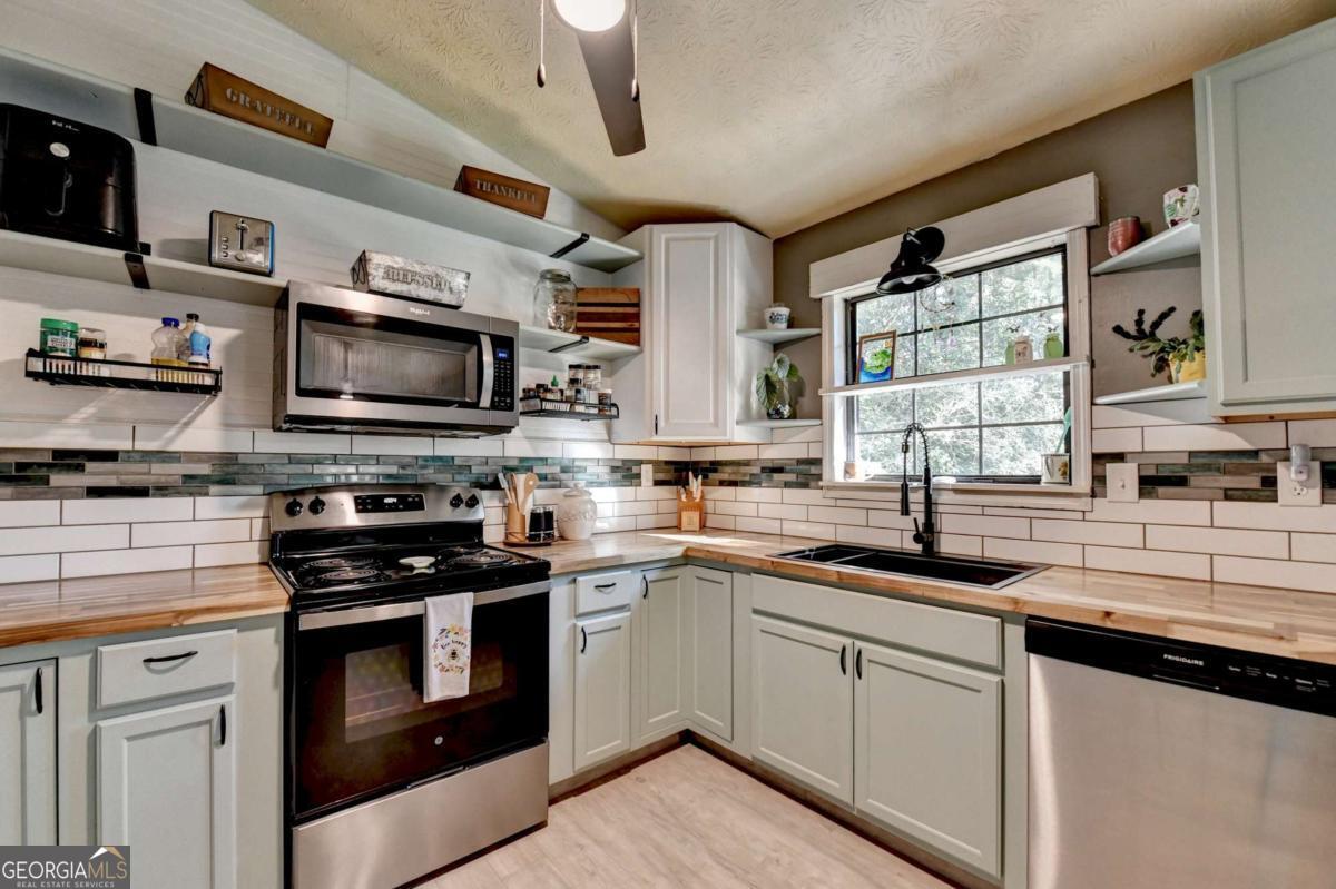 1112 Oak Grove CIR
