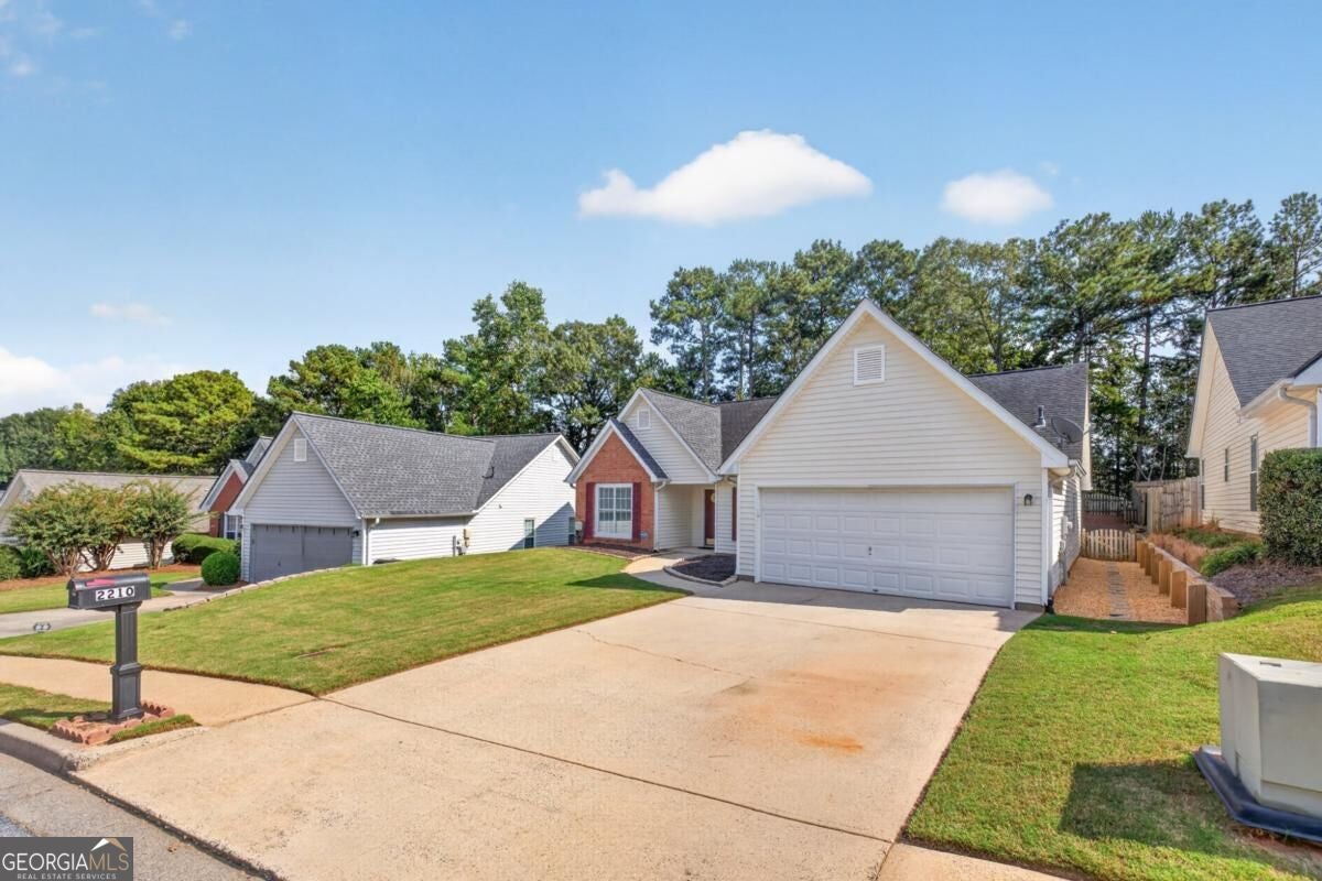 2210 Laurel Pointe LN