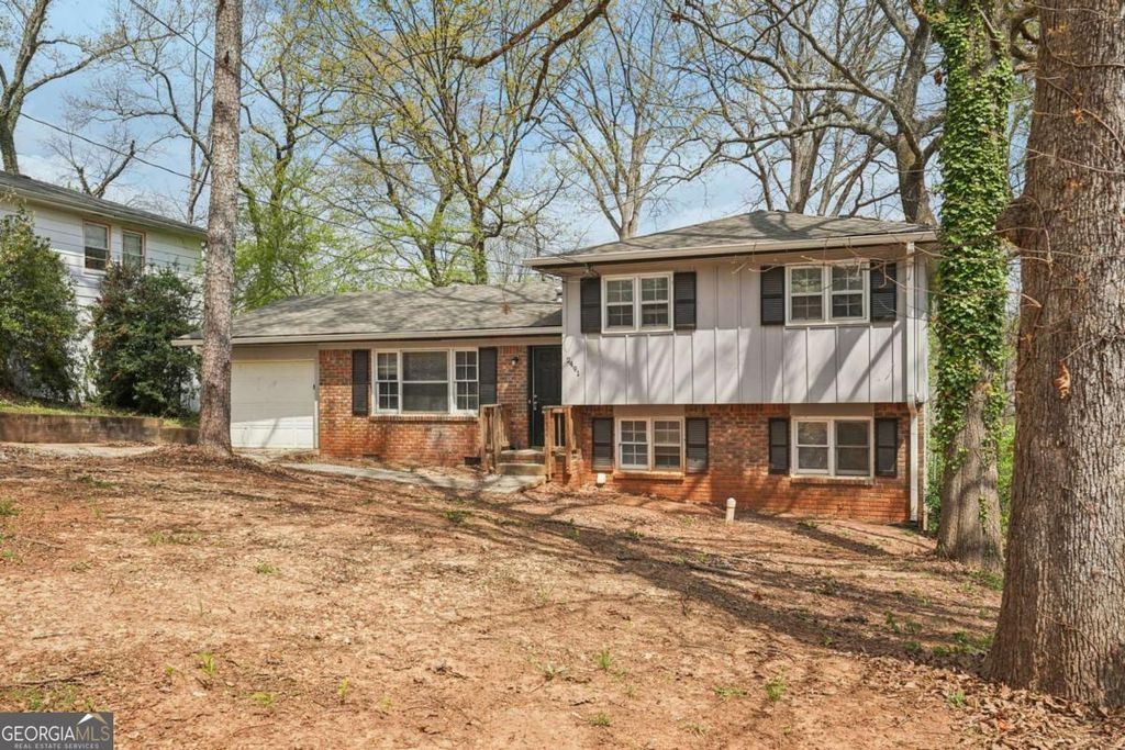 Photo of 2491 Crestdale Circle SE, Atlanta, GA 30316 (MLS # 10720045)