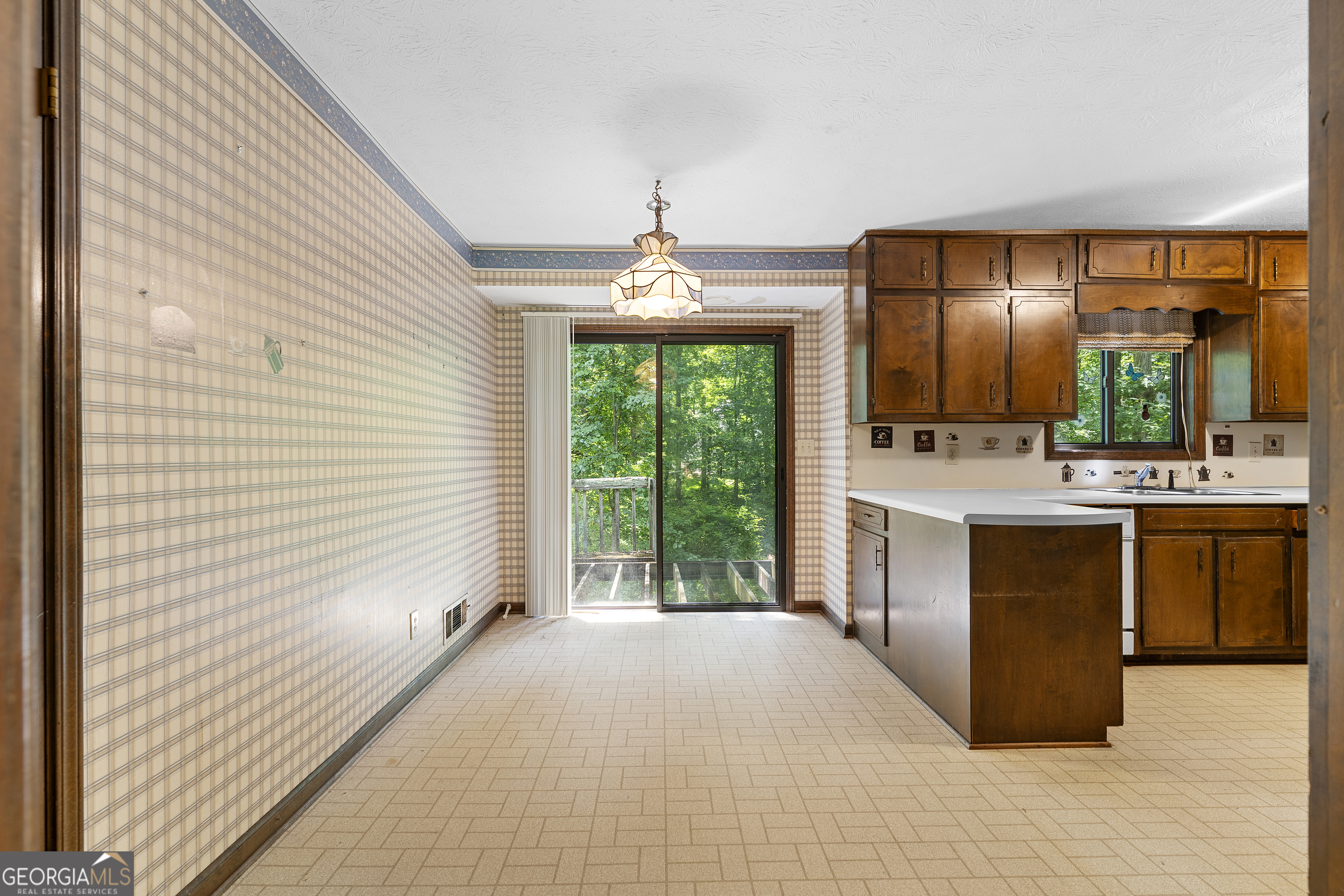 3323 Silver Ridge CT