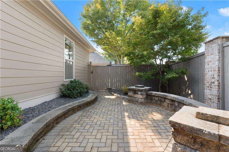 240 Somerset CIR