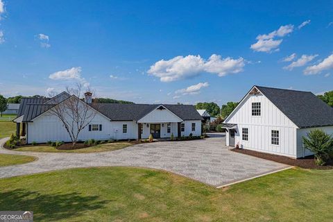 A home in Newnan