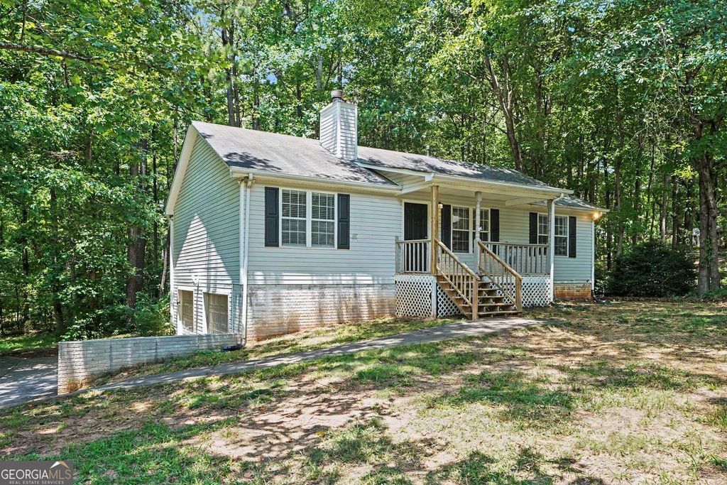 Photo of 240 Spring Circle, Senoia, GA 30276 (MLS # 10806425)