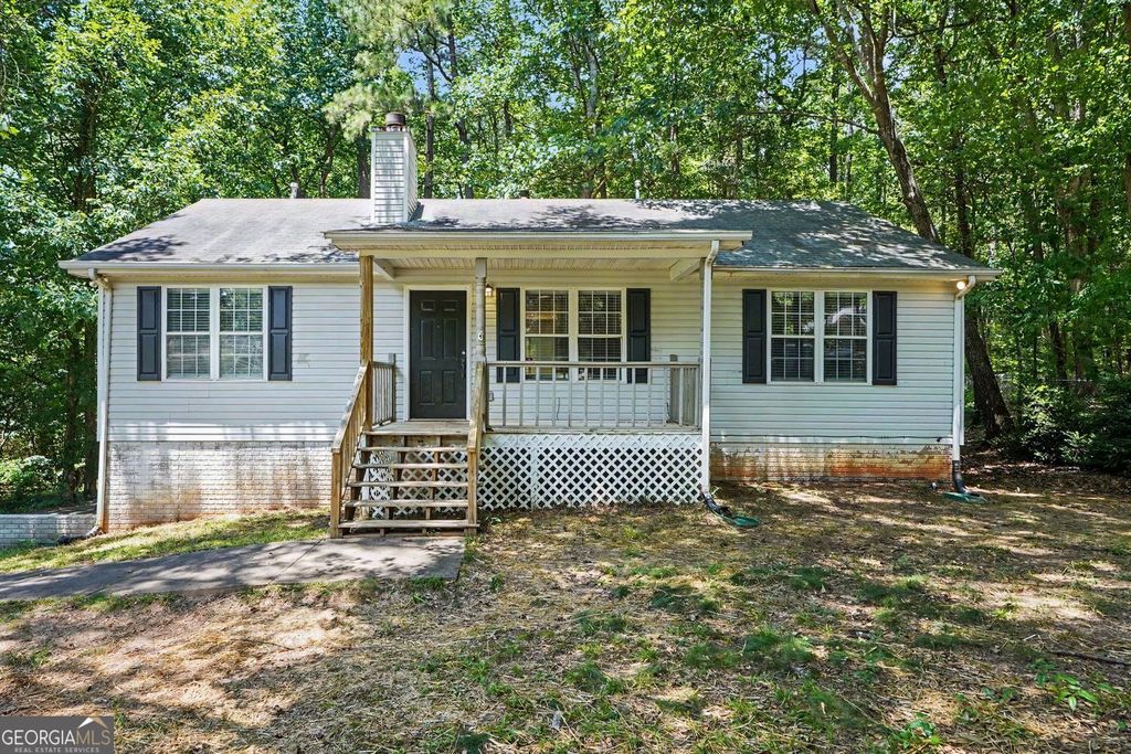 Photo of 240 Spring Circle, Senoia, GA 30276 (MLS # 10806425)