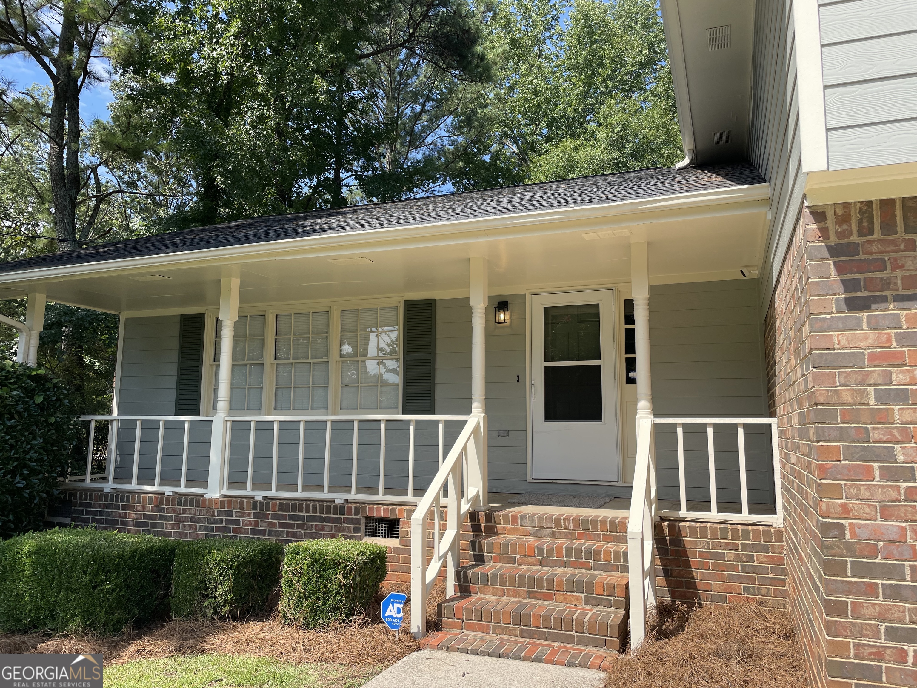 1679 Oak Forest DR SE