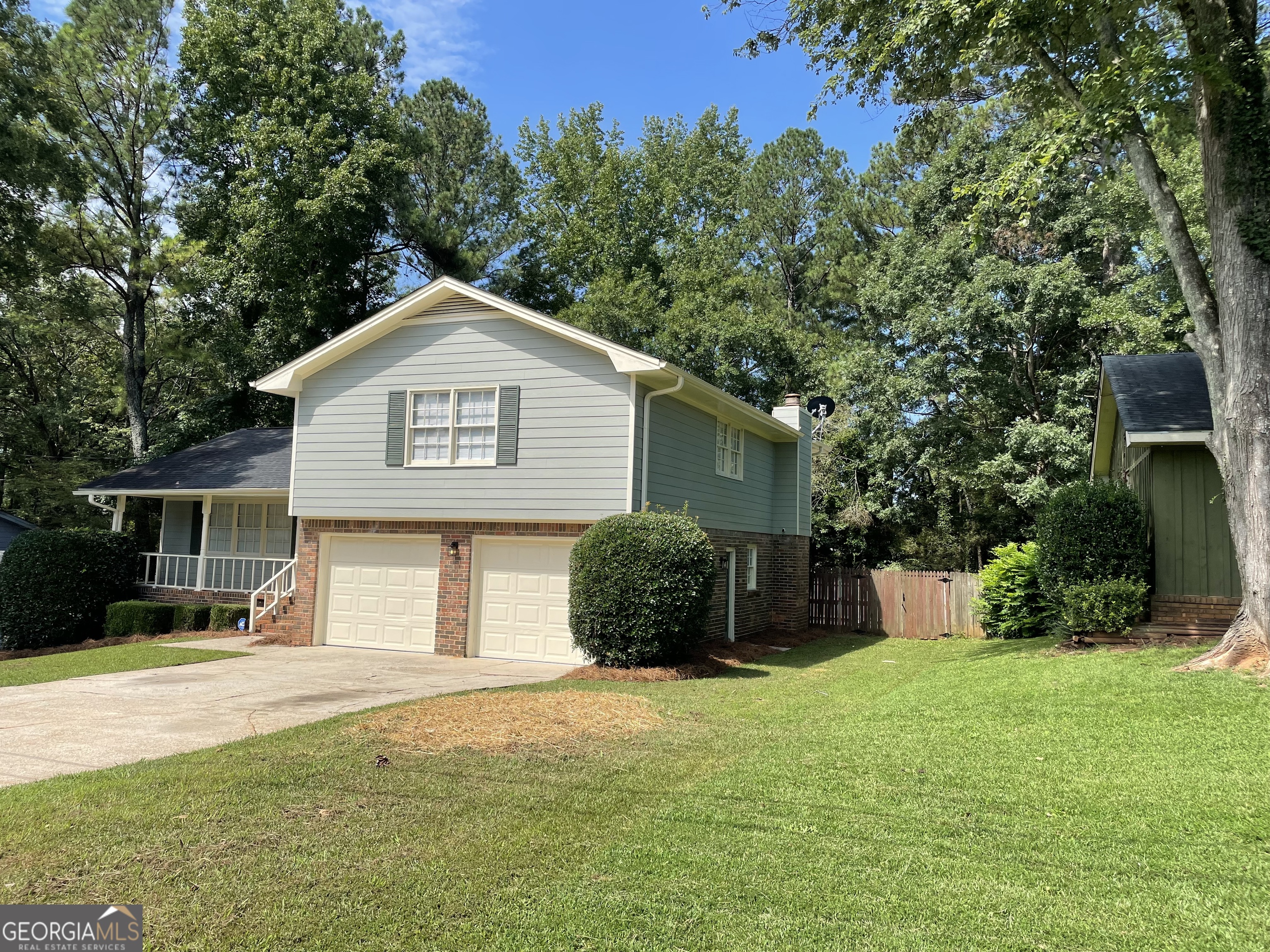 1679 Oak Forest DR SE