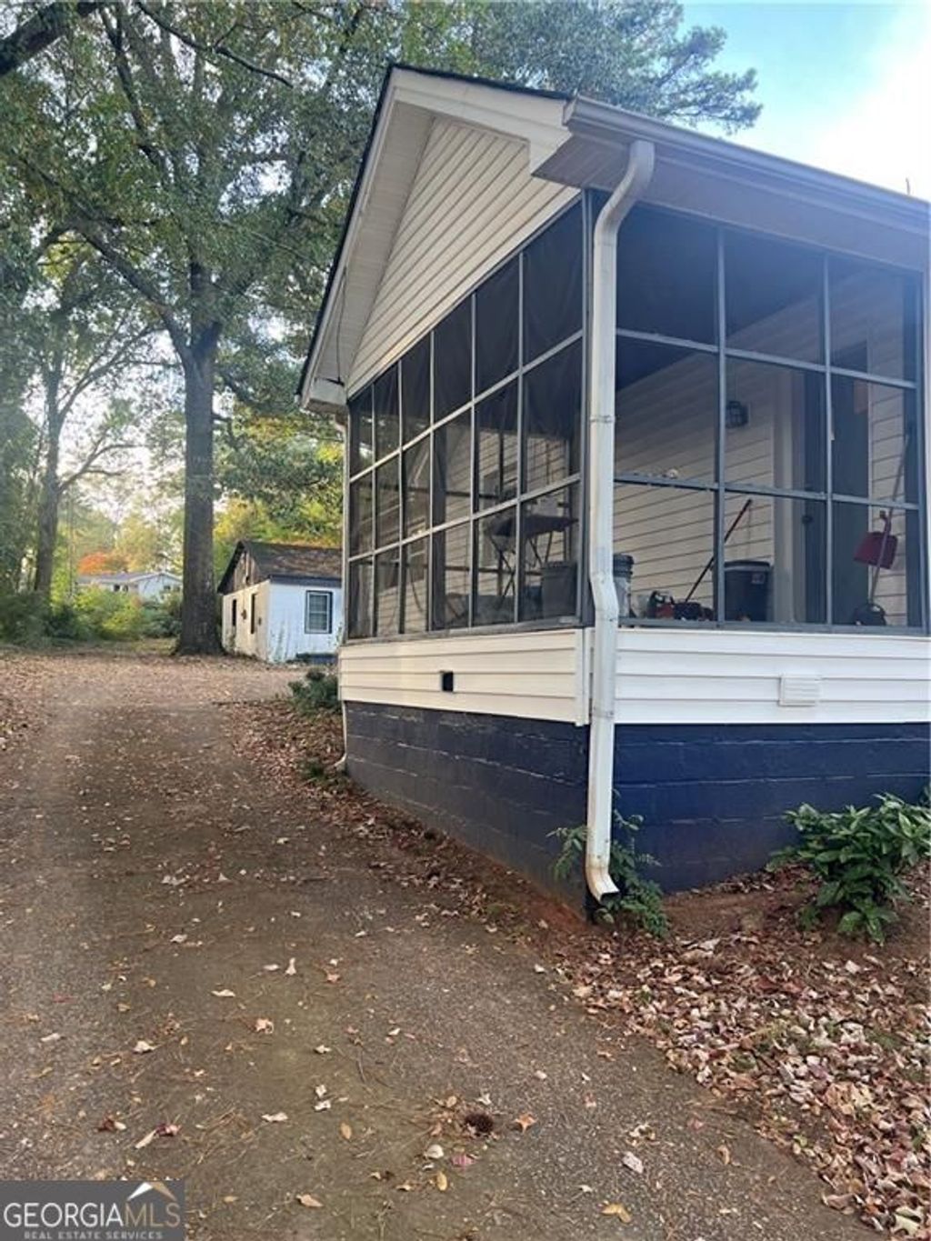 Photo of 401 Ashburton Avenue SE, Atlanta, GA 30317 (MLS # 10632127)