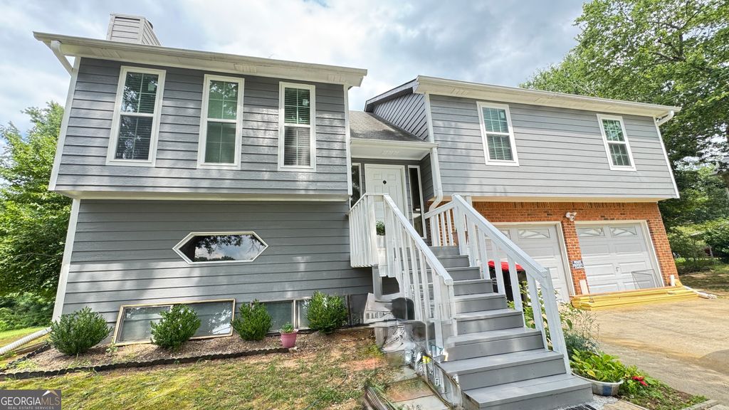 Photo of 1860 David Drive, Douglasville, GA 30135 (MLS # 10794838)