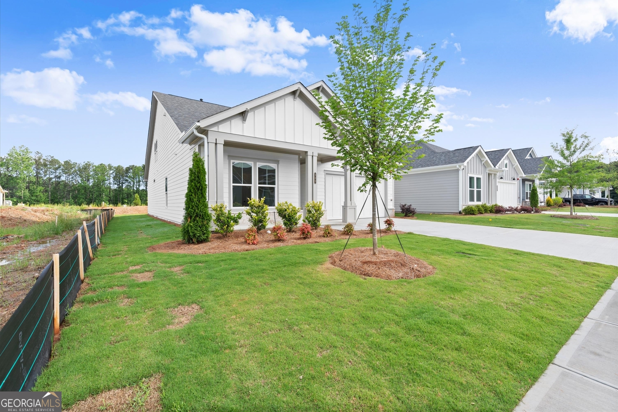 500 Fescue CT NW