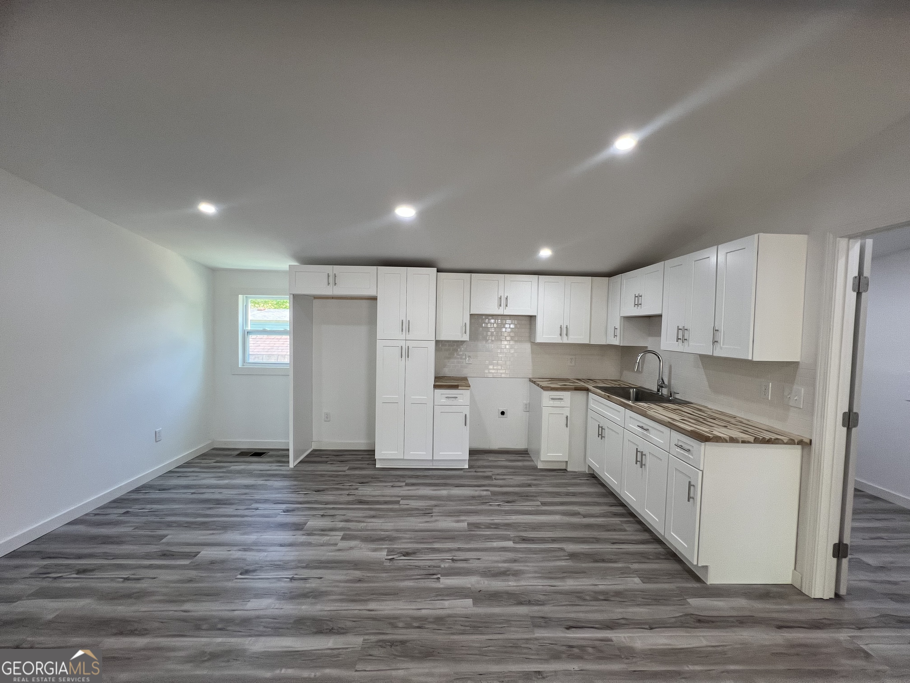 2390 Fairburn RD 143