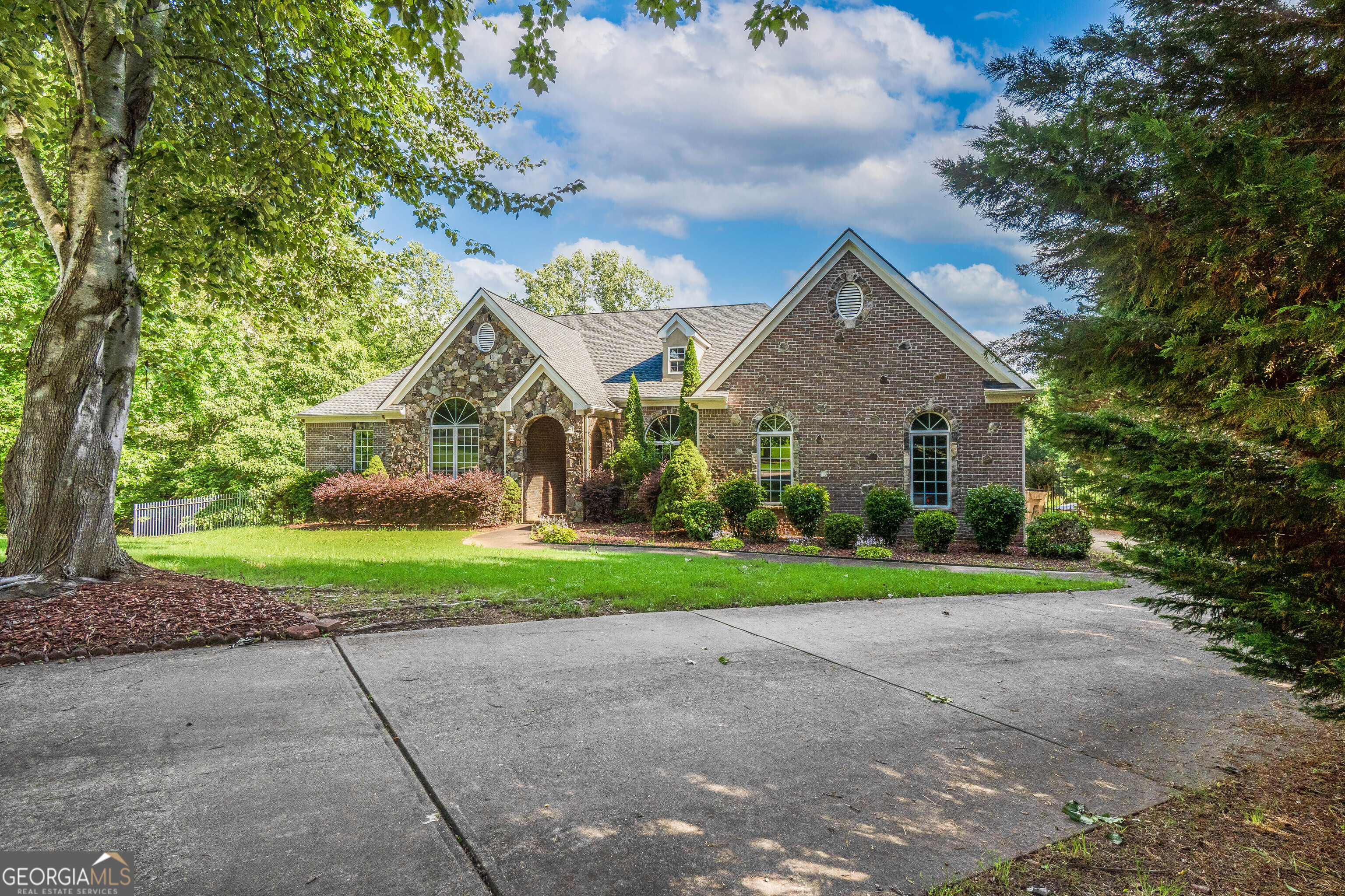 4525 Legacy CT