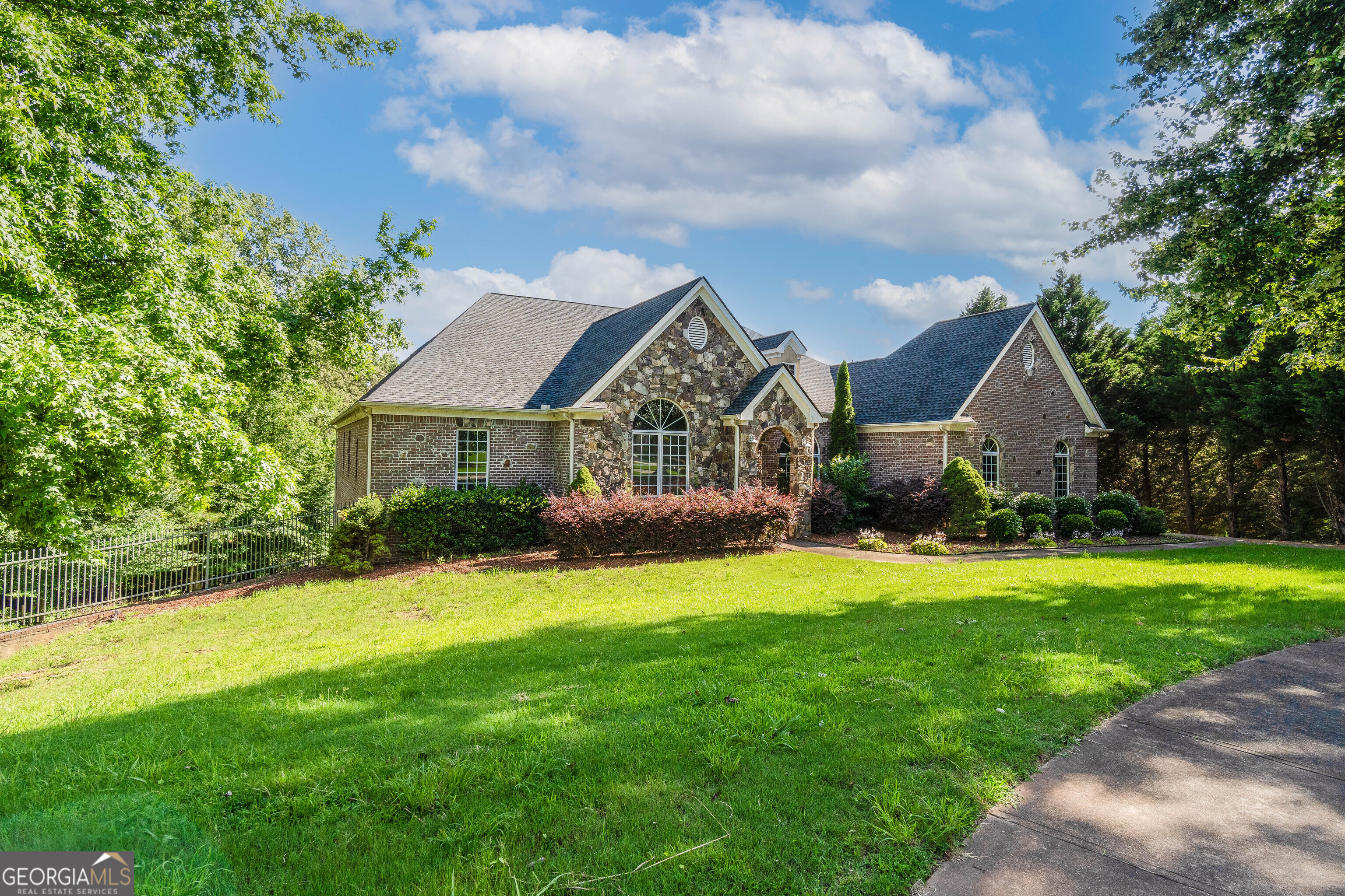 4525 Legacy CT