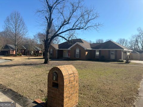 106 John CT Warner Robins GA 31093