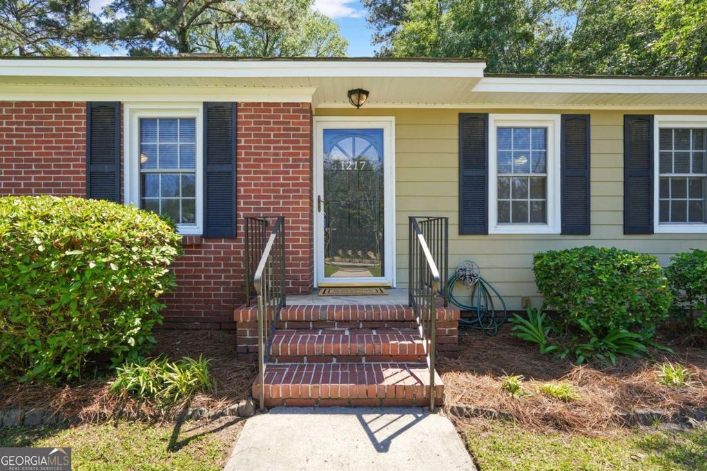 Photo of 1217 E Derenne Avenue, Savannah, GA 31406 (MLS # 10765695)