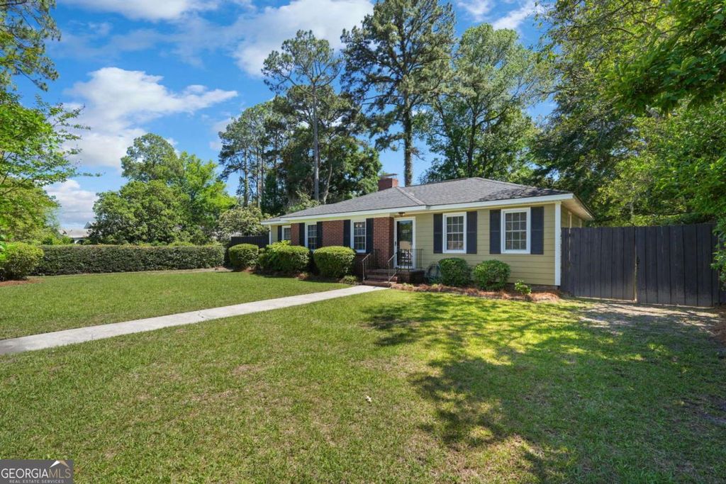 Photo of 1217 E Derenne Avenue, Savannah, GA 31406 (MLS # 10765695)