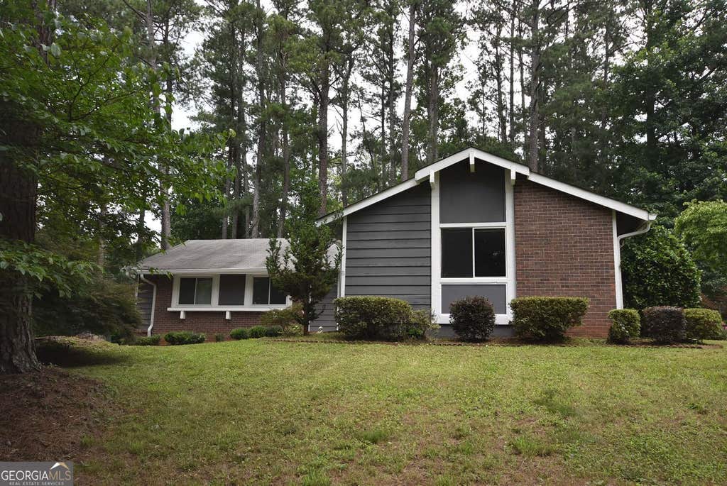 Photo of 1288 Crescent Drive, Marietta, GA 30066 (MLS # 10790966)