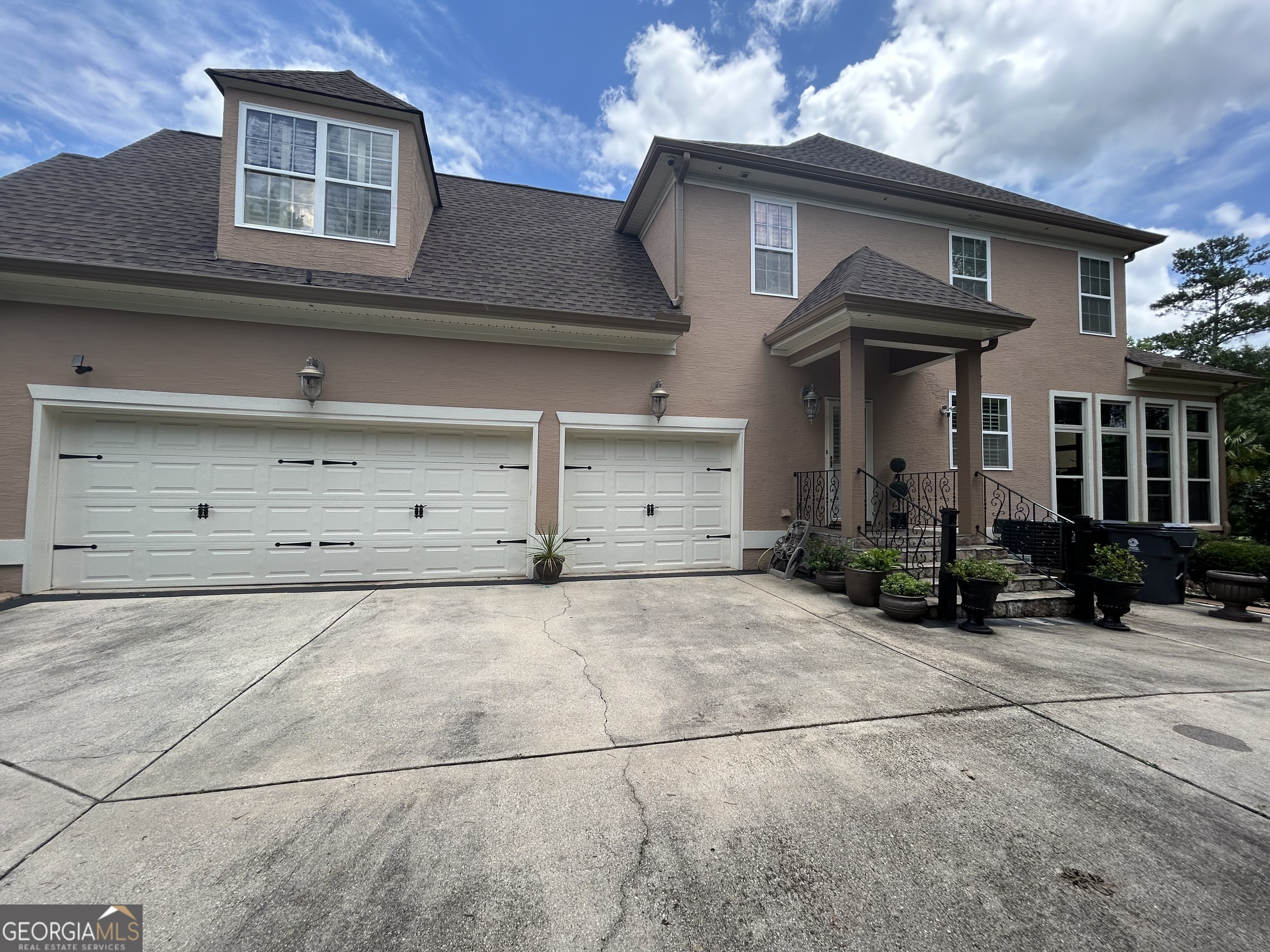 716 Bethpage DR