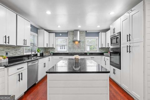 1647 Grandeus LN SW Stone Mountain GA 30087