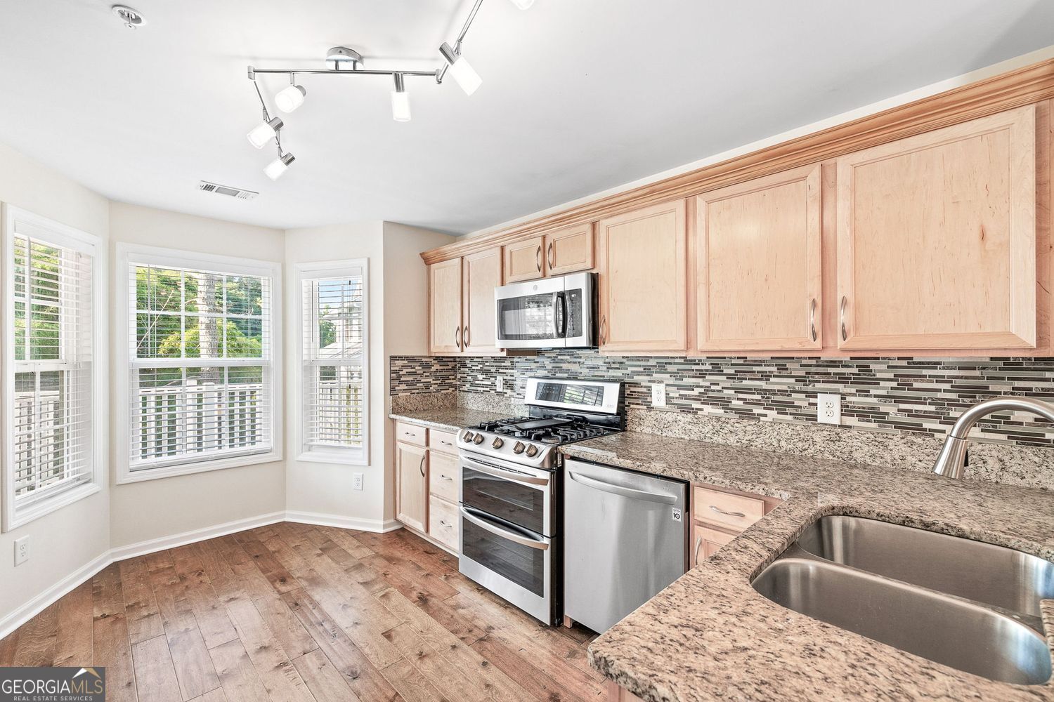 Marietta, Georgia 30067, United States, 2 Bedrooms Bedrooms, ,2 BathroomsBathrooms,Residential,Pending,181311