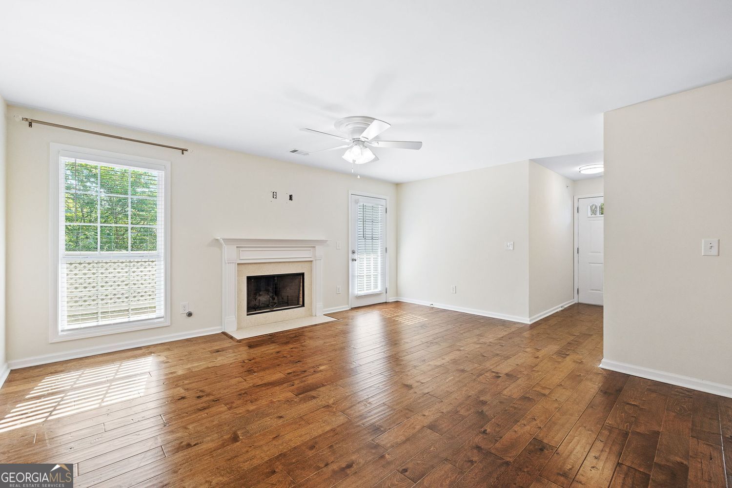 Marietta, Georgia 30067, United States, 2 Bedrooms Bedrooms, ,2 BathroomsBathrooms,Residential,Pending,181311