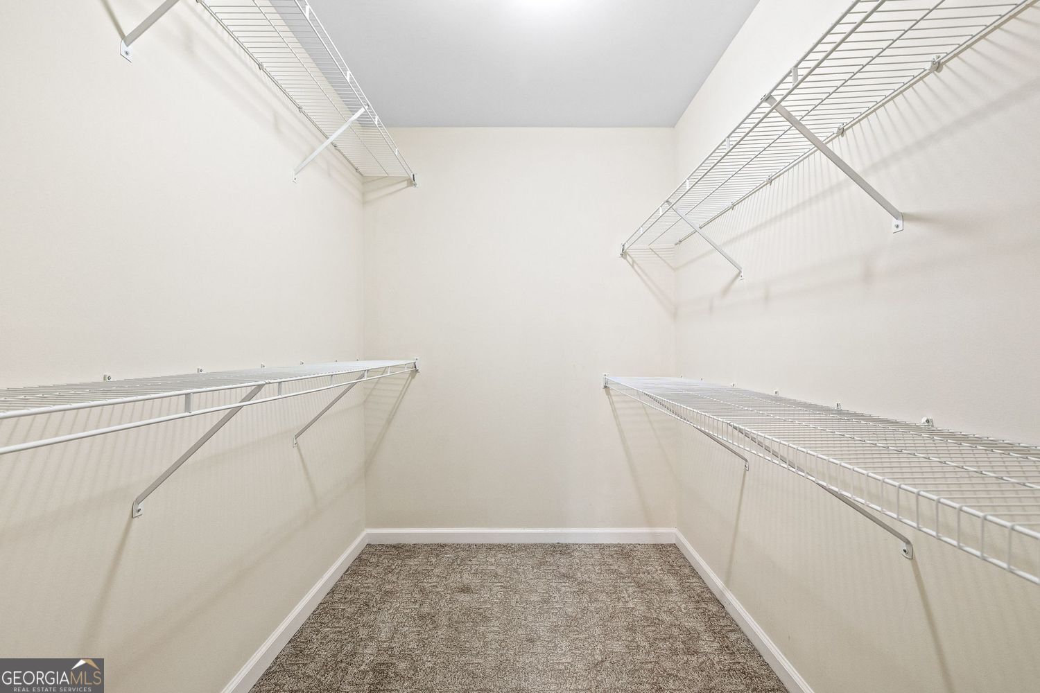 Marietta, Georgia 30067, United States, 2 Bedrooms Bedrooms, ,2 BathroomsBathrooms,Residential,Pending,181311