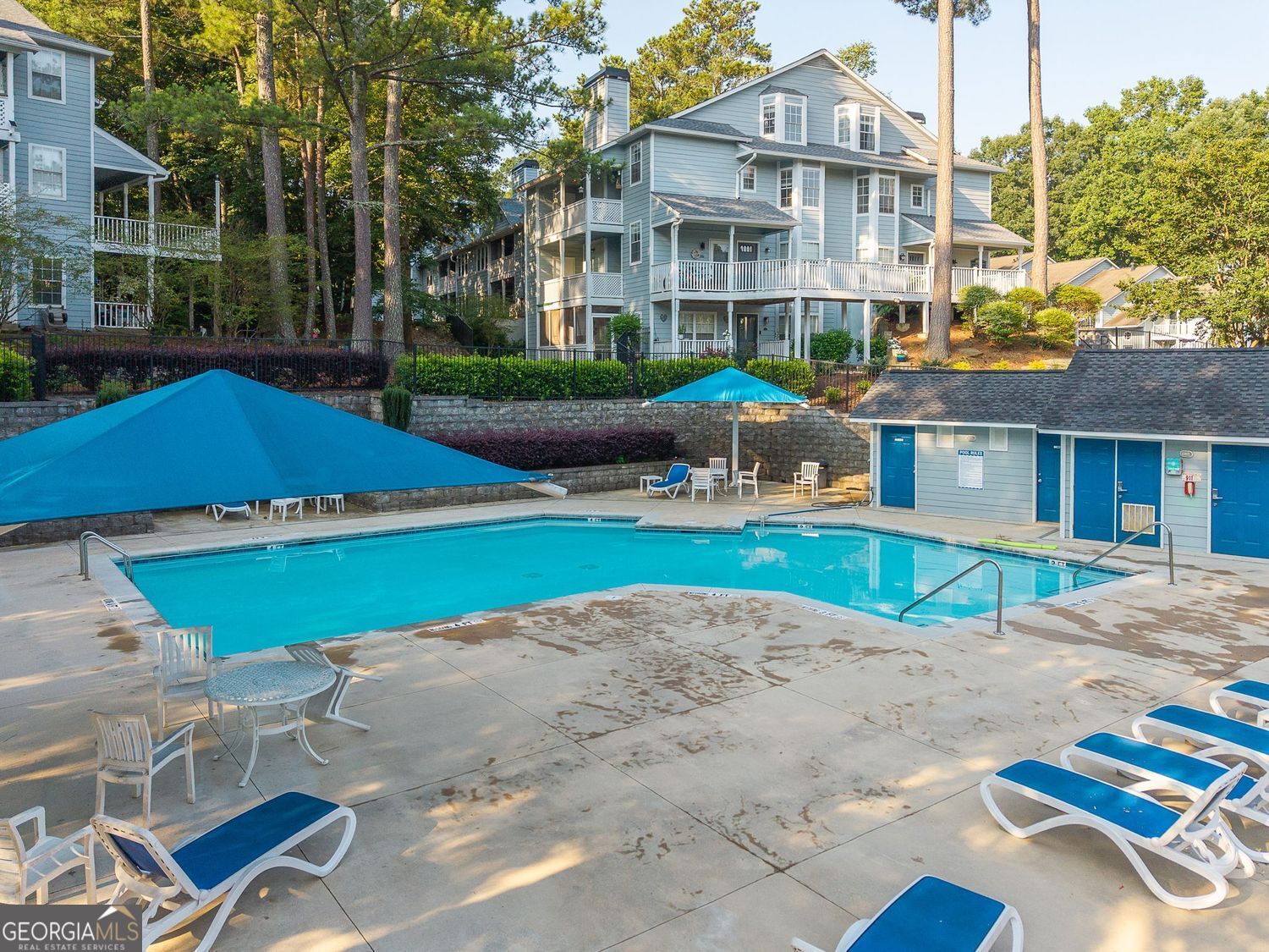 Marietta, Georgia 30067, United States, 2 Bedrooms Bedrooms, ,2 BathroomsBathrooms,Residential,Pending,181311