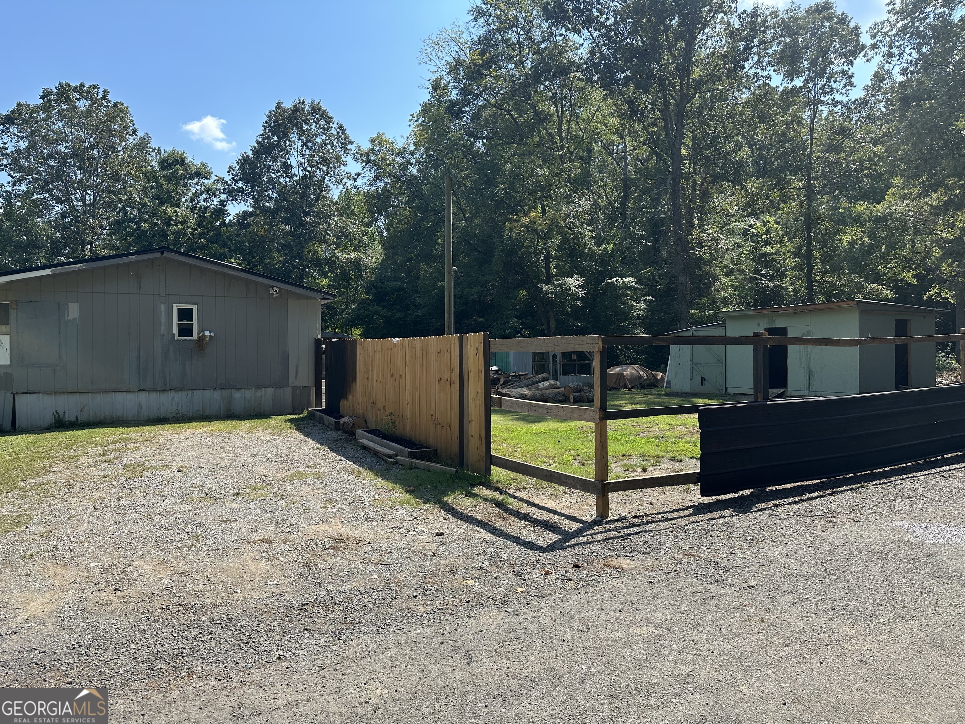 87 Northside DR NW