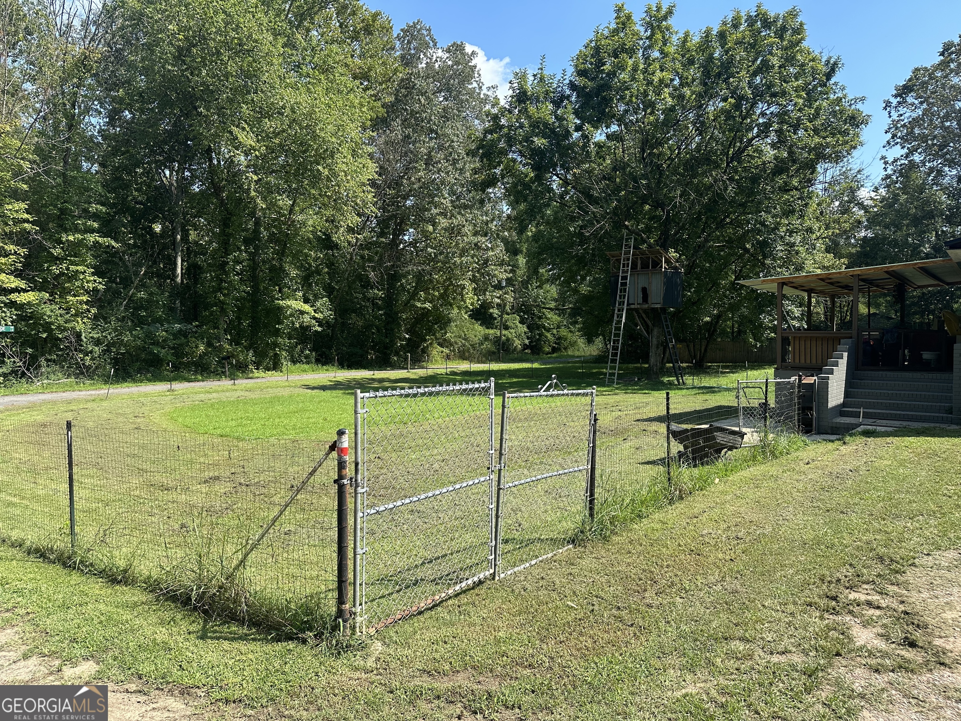 87 Northside DR NW