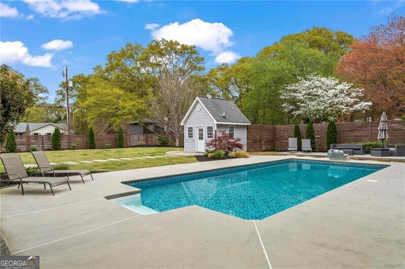Milton Manor - Residential