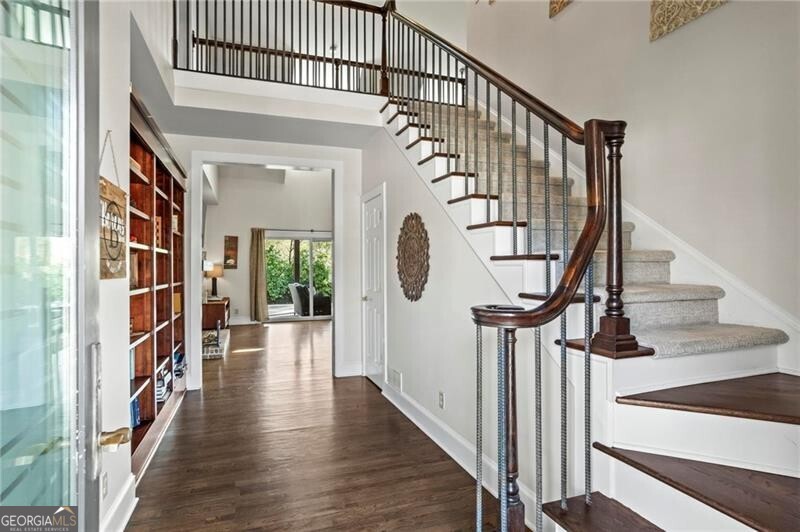 Milton Manor - Residential