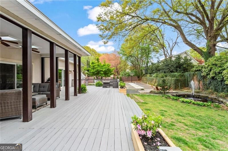 Milton Manor - Residential