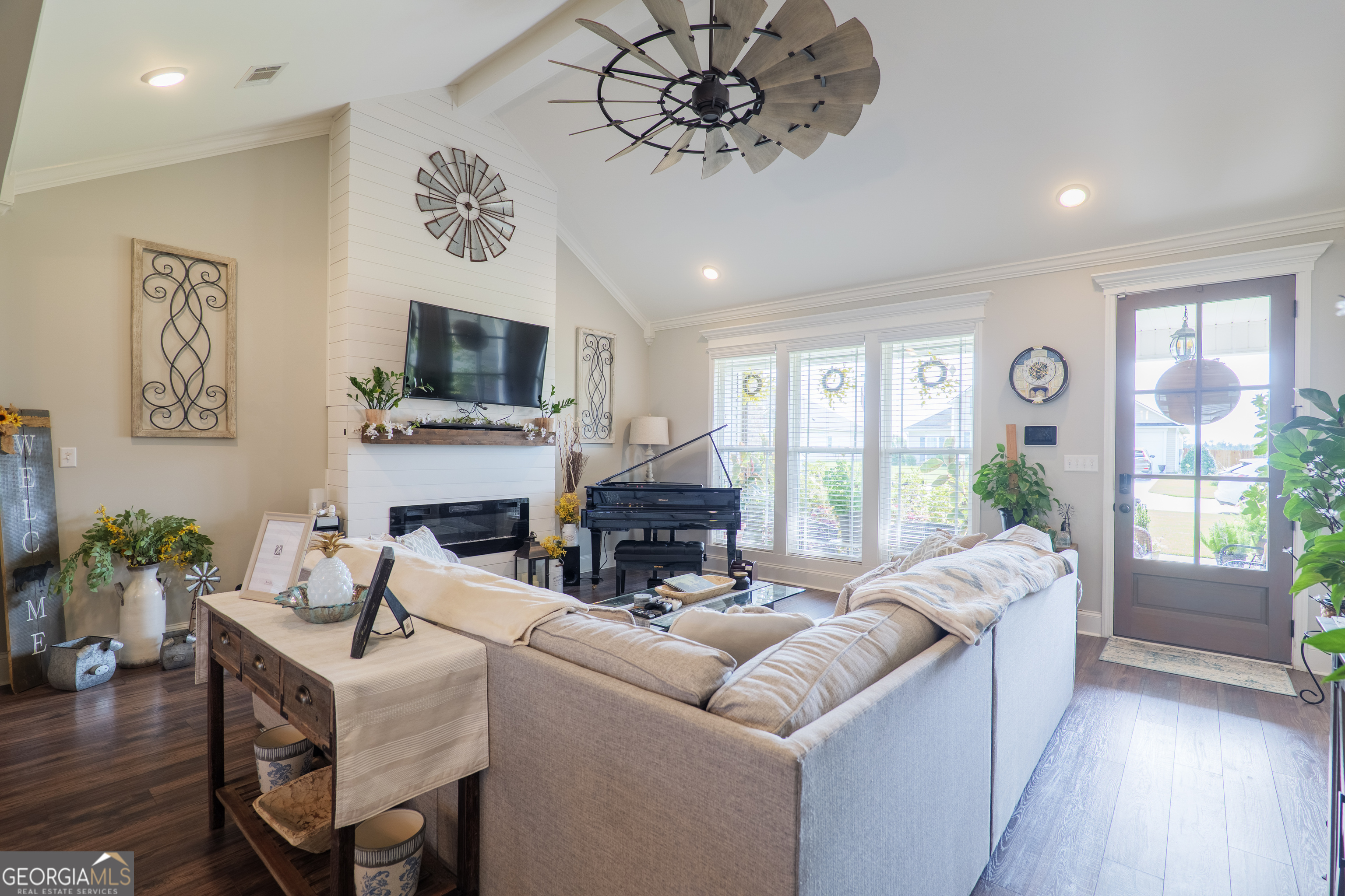 3935 Crusader CT