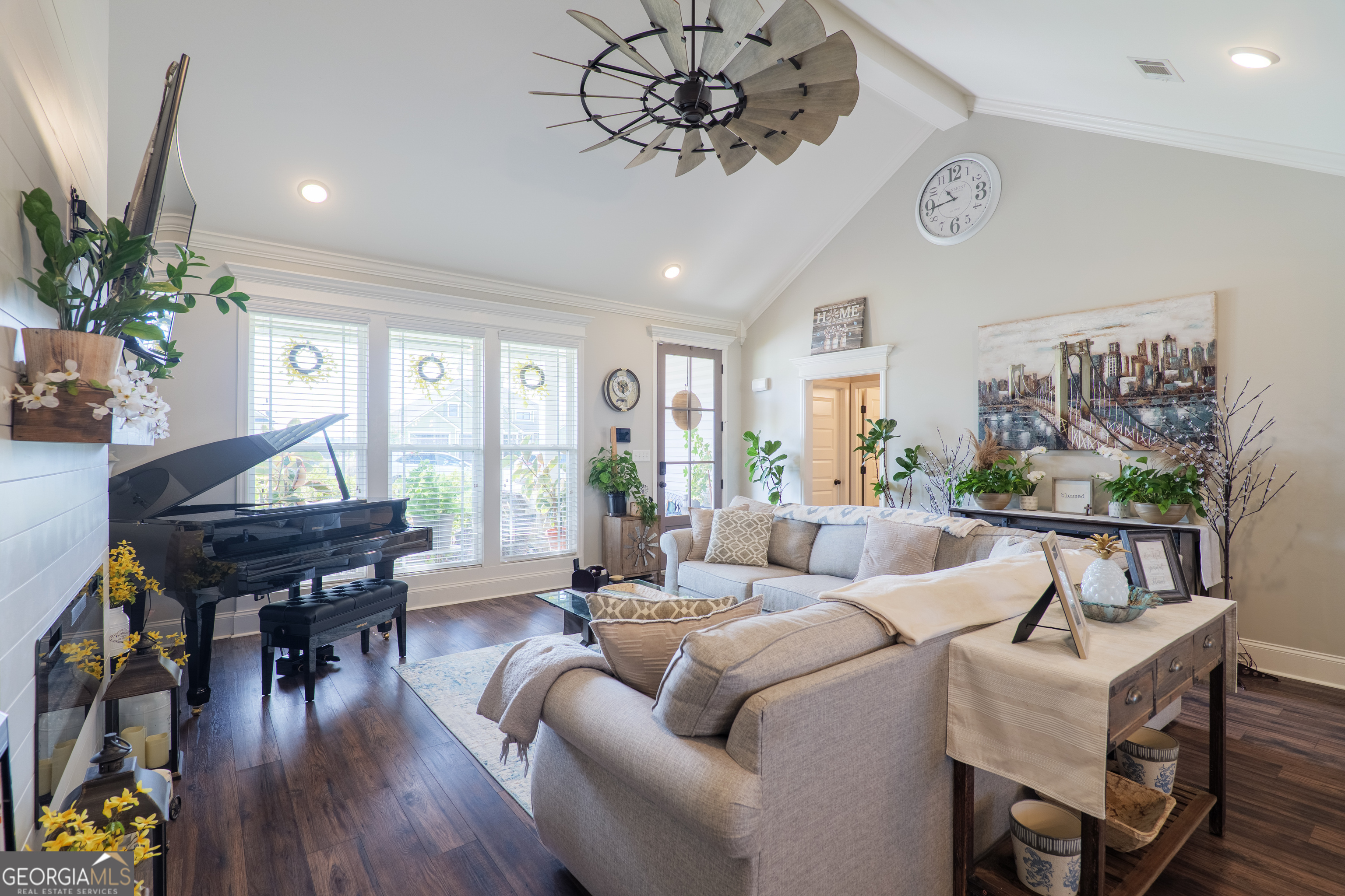 3935 Crusader CT