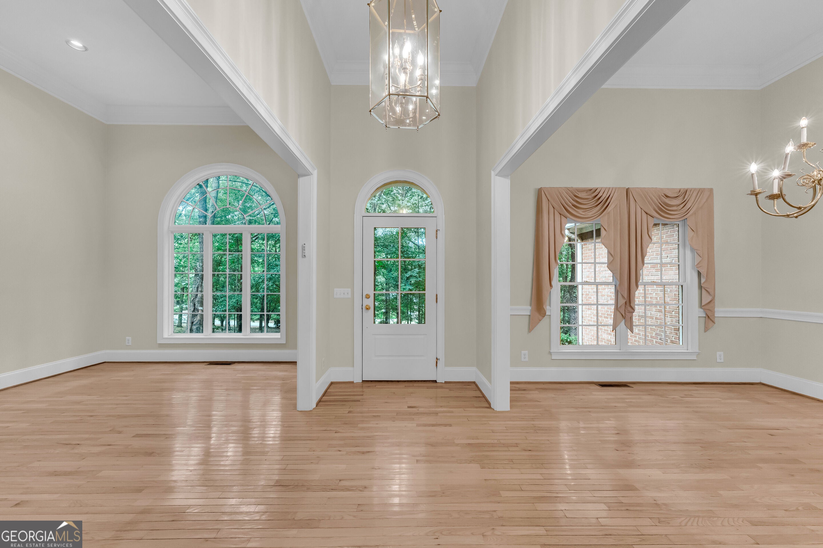 122 Grand Oaks DR