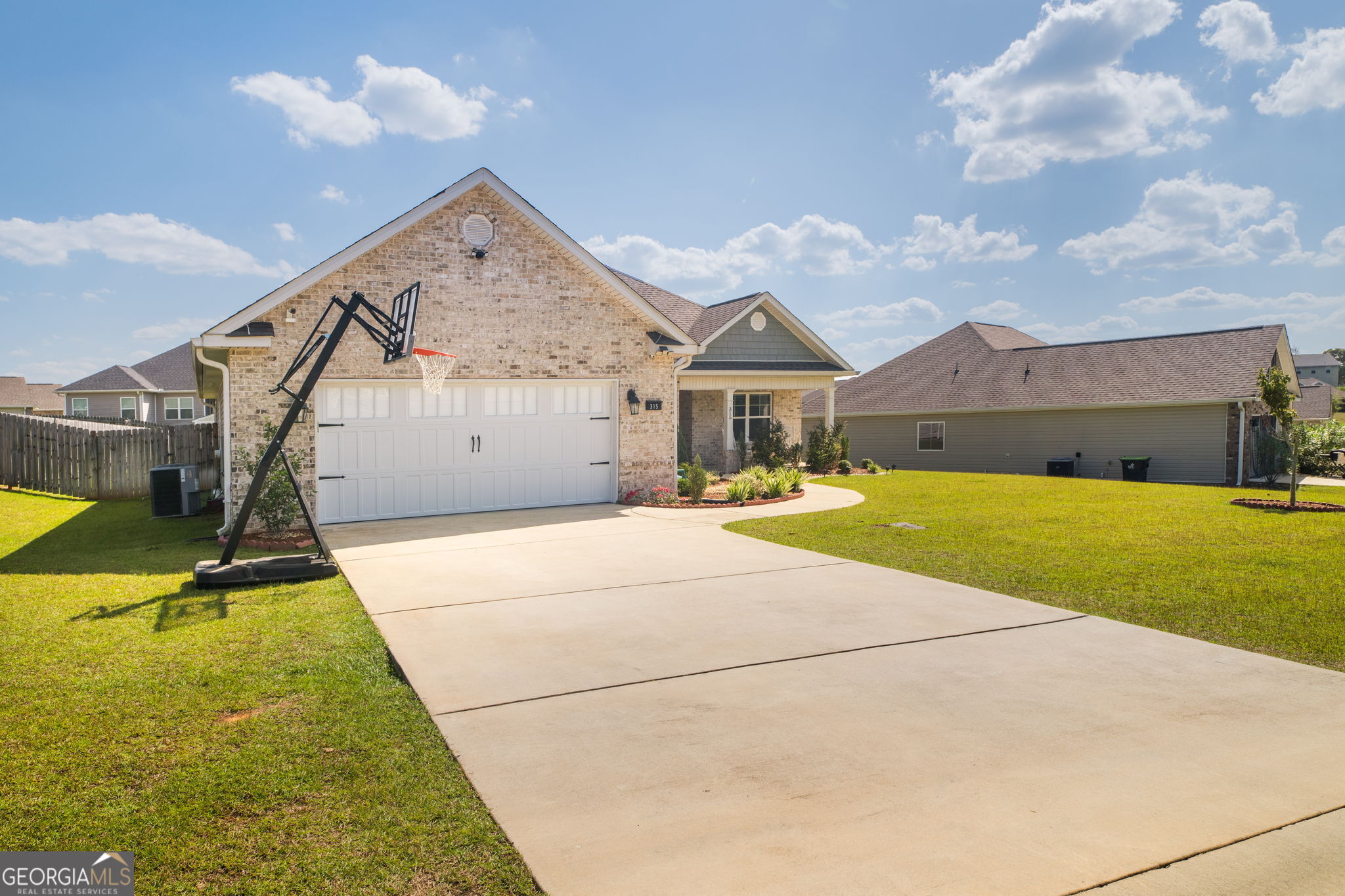 315 Creek Ridge DR