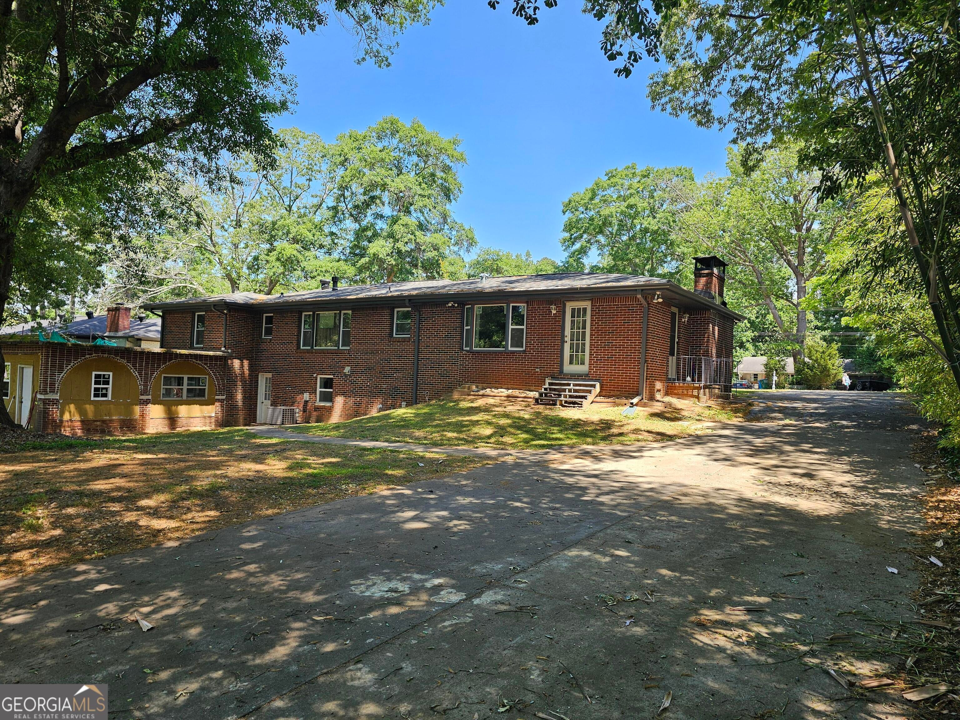 2498 Johnson DR