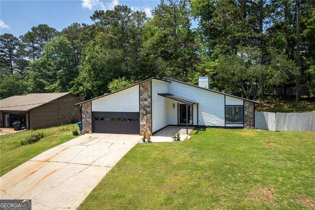 Photo of 812 Steeple Chase Drive, Lawrenceville, GA 30044 (MLS # 10632832)