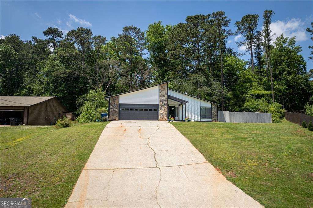 Photo of 812 Steeple Chase Drive, Lawrenceville, GA 30044 (MLS # 10632832)