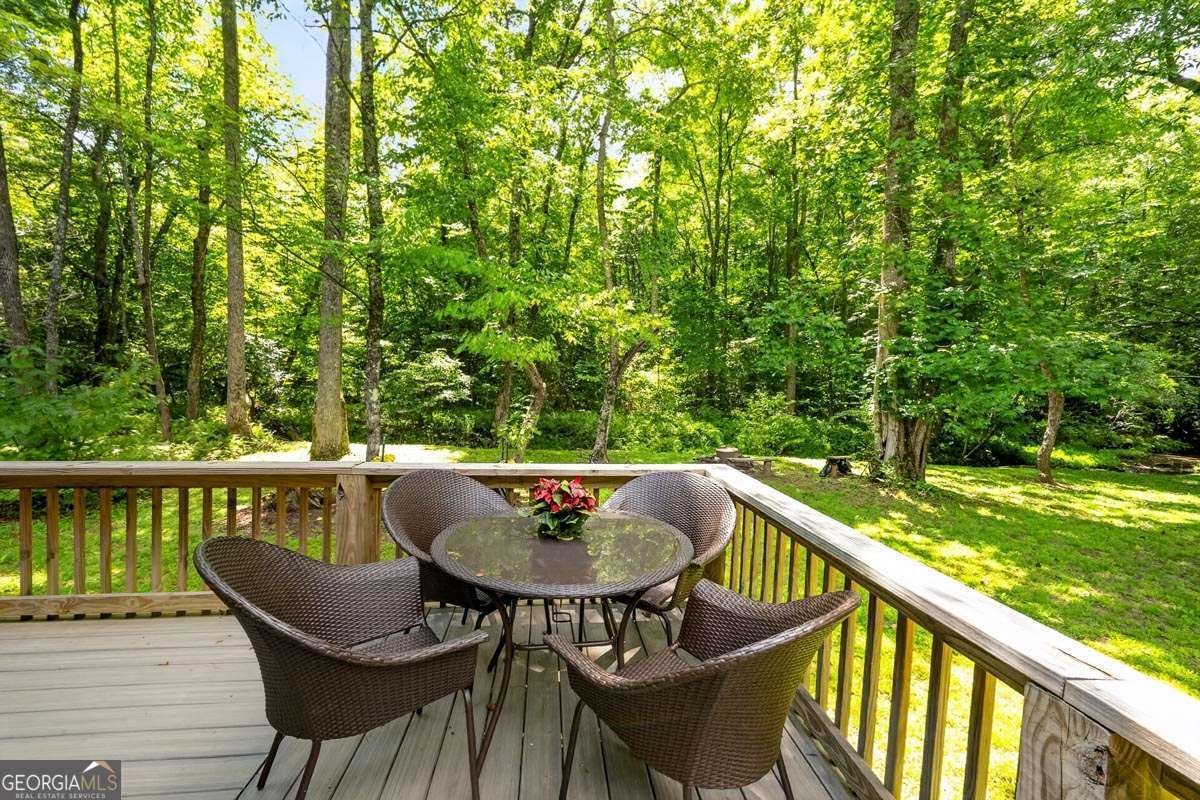 595 Timberlake RD