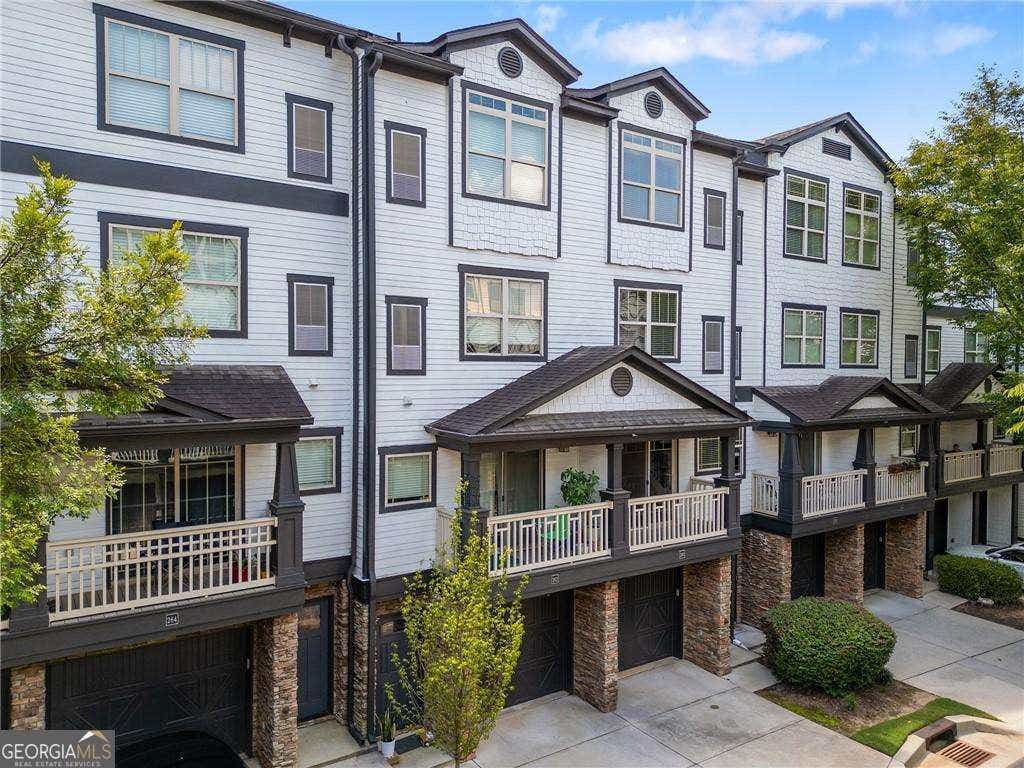 Photo of 221 Semel Circle NW #260, Atlanta, GA 30309 (MLS # 10828961)