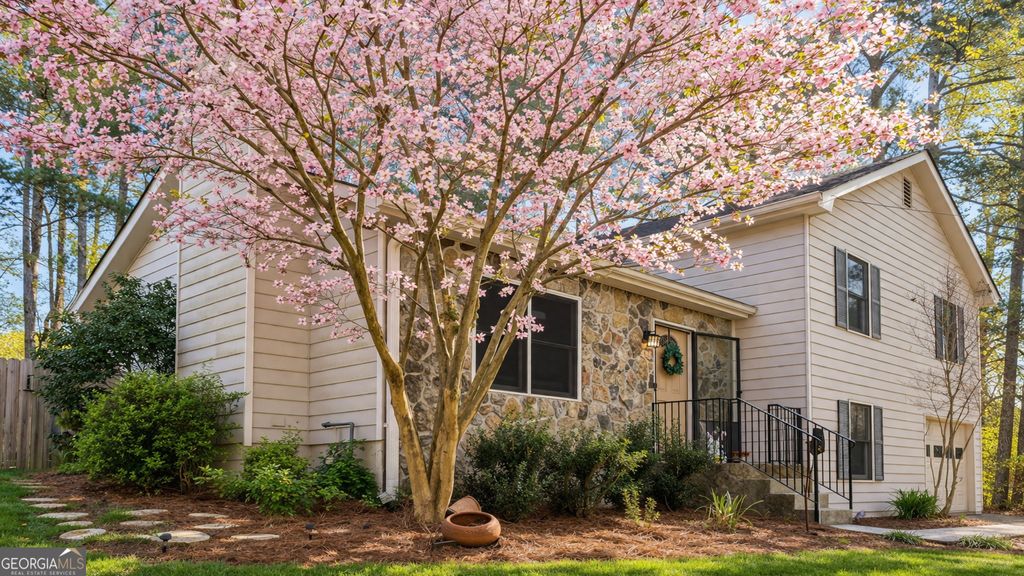 Photo of 1682 Bennett Road, Grayson, GA 30017 (MLS # 10724133)