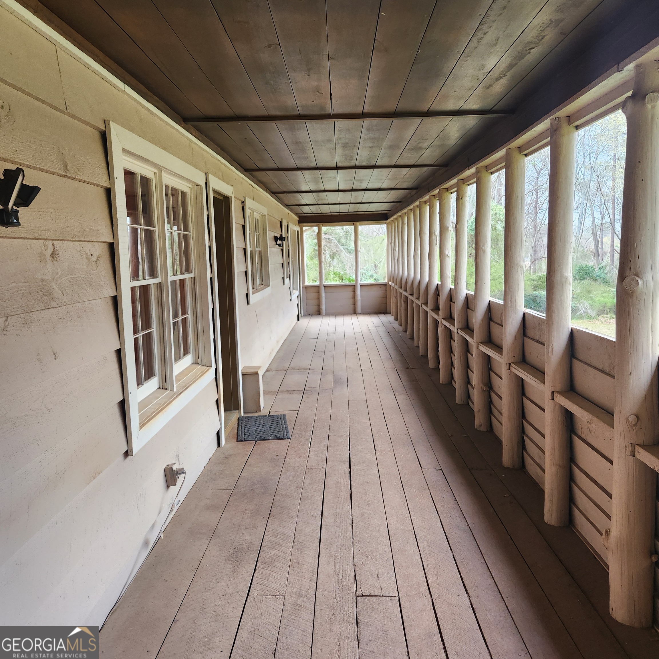 582 South Cherokee RD